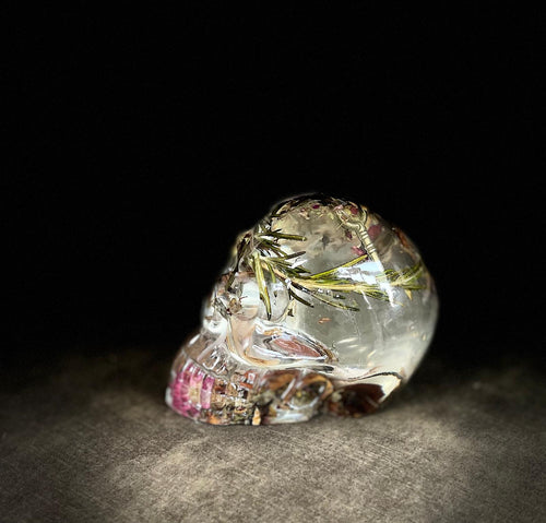 Grande Tête de mort de protection artisanale en résine