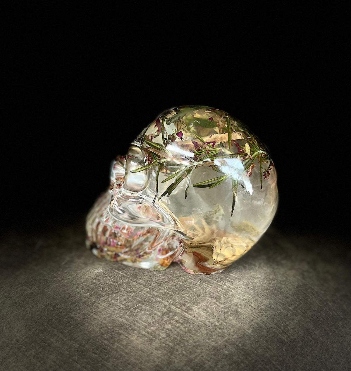 Grande Tête de mort de protection artisanale en résine